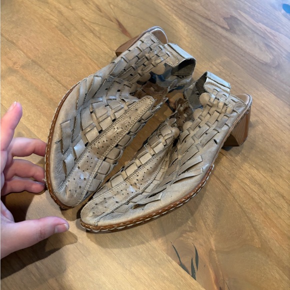 Rieker Sina Gray Cross-Knit Closed-Toe Leather Euro 39, US 8 - Picture 4 of 8